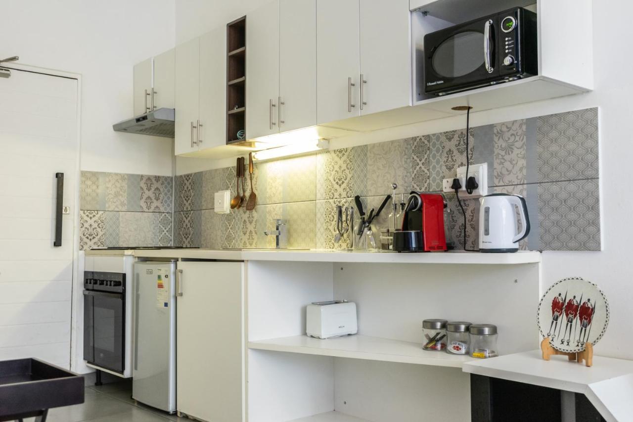 Stunning Maboneng Precinct Studio Apartment At 12 Decades Building โจฮันเนสเบิร์ก ภายนอก รูปภาพ