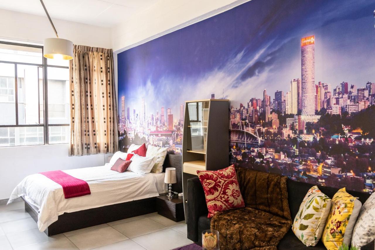 Stunning Maboneng Precinct Studio Apartment At 12 Decades Building โจฮันเนสเบิร์ก ภายนอก รูปภาพ